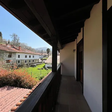 En Entorno Rural A 15 Minutos De La Playa. Holiday home Lamina